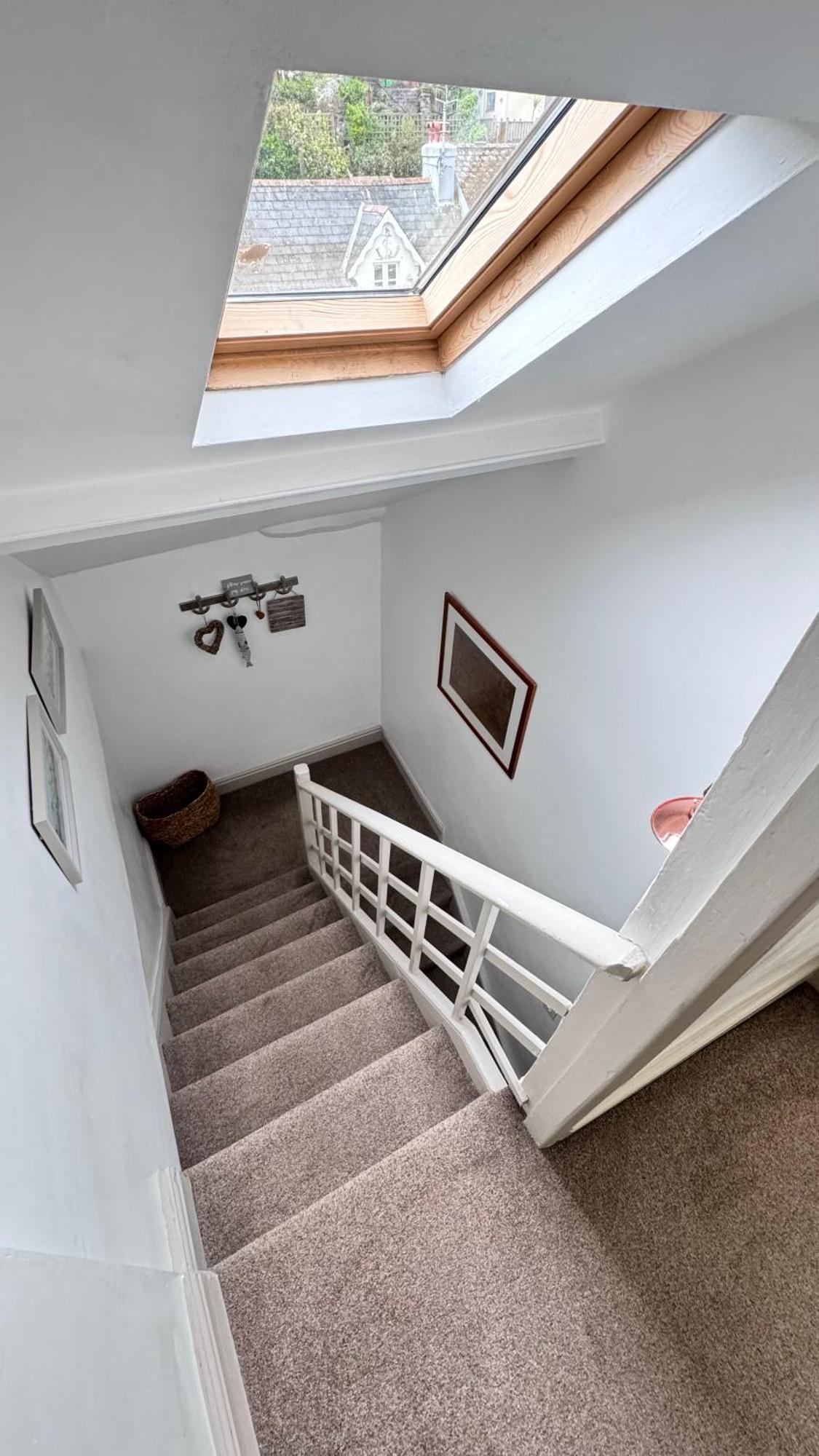 Nancie'S Place - Dartmouth Town Center With Private Parking - A Traditional Georgian Private Duplex Apartment - Beautifully Refurbished - Two Bedrooms, Bathroom, Kitchen And Lounge Diner Eksteriør billede