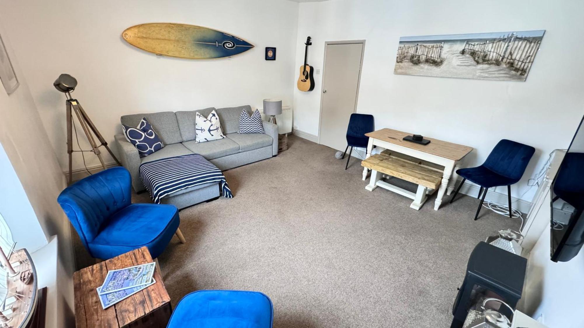 Nancie'S Place - Dartmouth Town Center With Private Parking - A Traditional Georgian Private Duplex Apartment - Beautifully Refurbished - Two Bedrooms, Bathroom, Kitchen And Lounge Diner Eksteriør billede